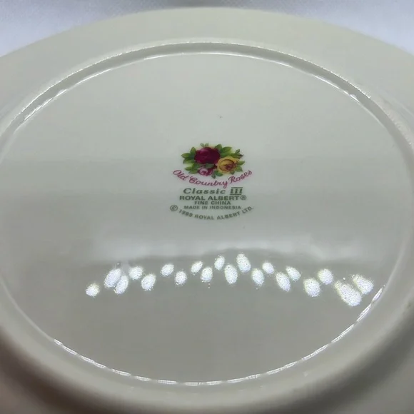 SALAD / DESERT PLATE RARE 1999 ROYAL ALBERT CHINA OLD COUNTRY ROSES CLASIC III - Picture 8 of 9